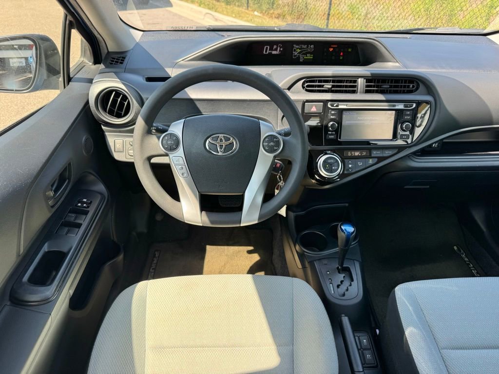 Used 2017 Toyota Prius C One image 2