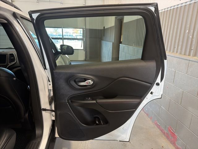 Used 2022 Jeep Cherokee Trailhawk w/ Premium Leather Package image 13