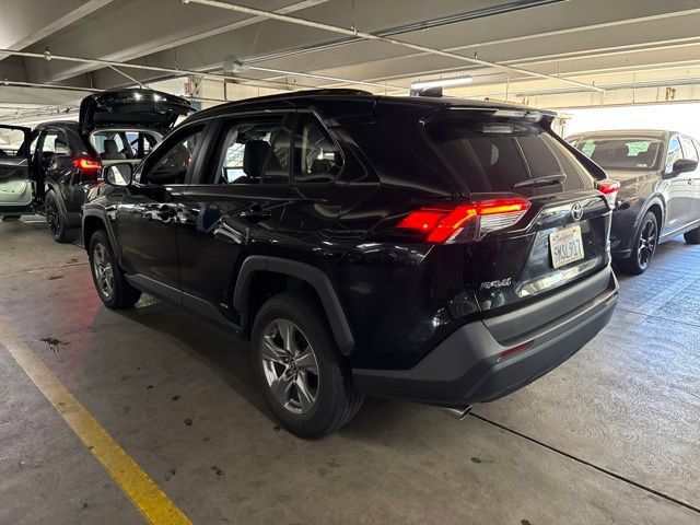 Used 2024 Toyota RAV4 LE AWD/4WD image 5