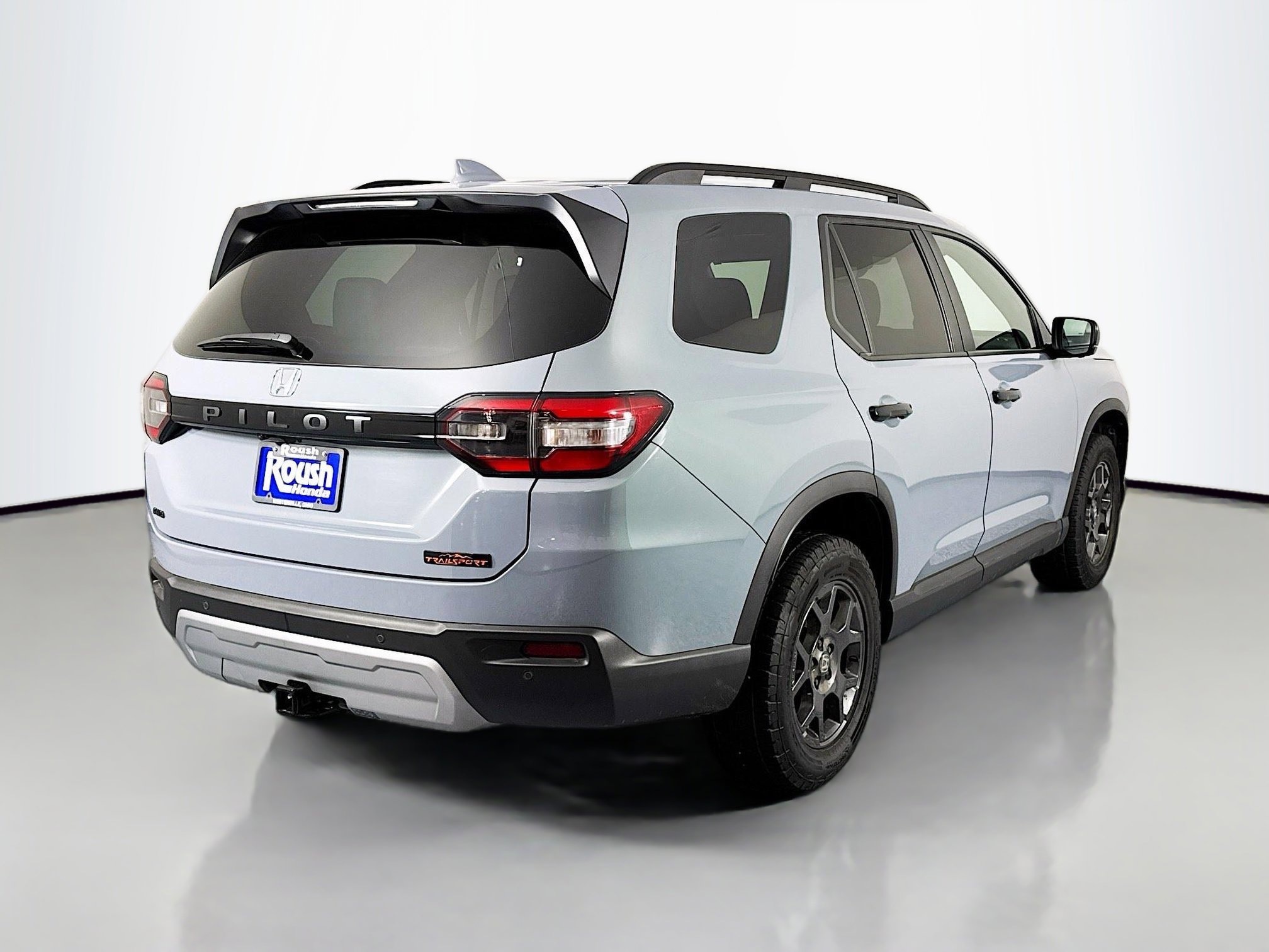 Certified 2024 Honda Pilot TrailSport image 5