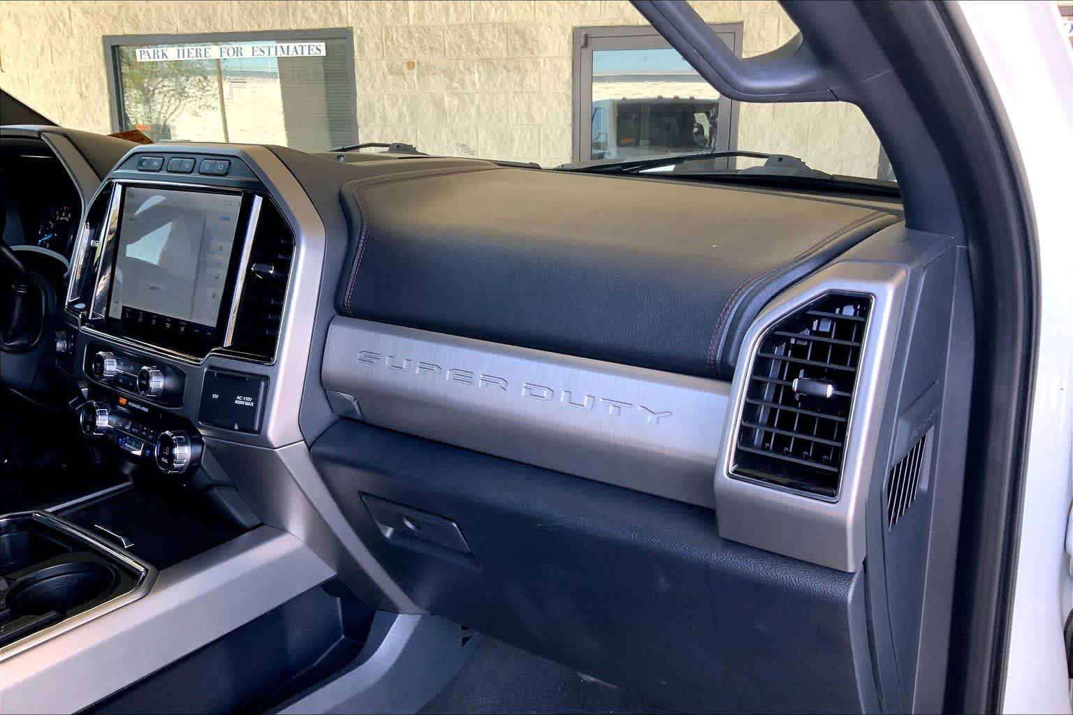 Used 2022 Ford F450 Platinum w/ FX4 Off-Road Package image 19