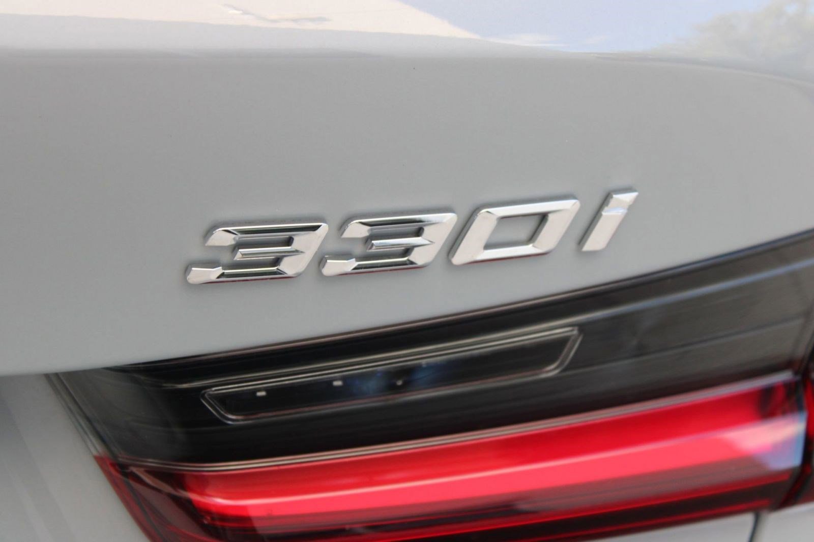 Used 2026 BMW 330i Sedan w/ M Sport Package RWD image 22