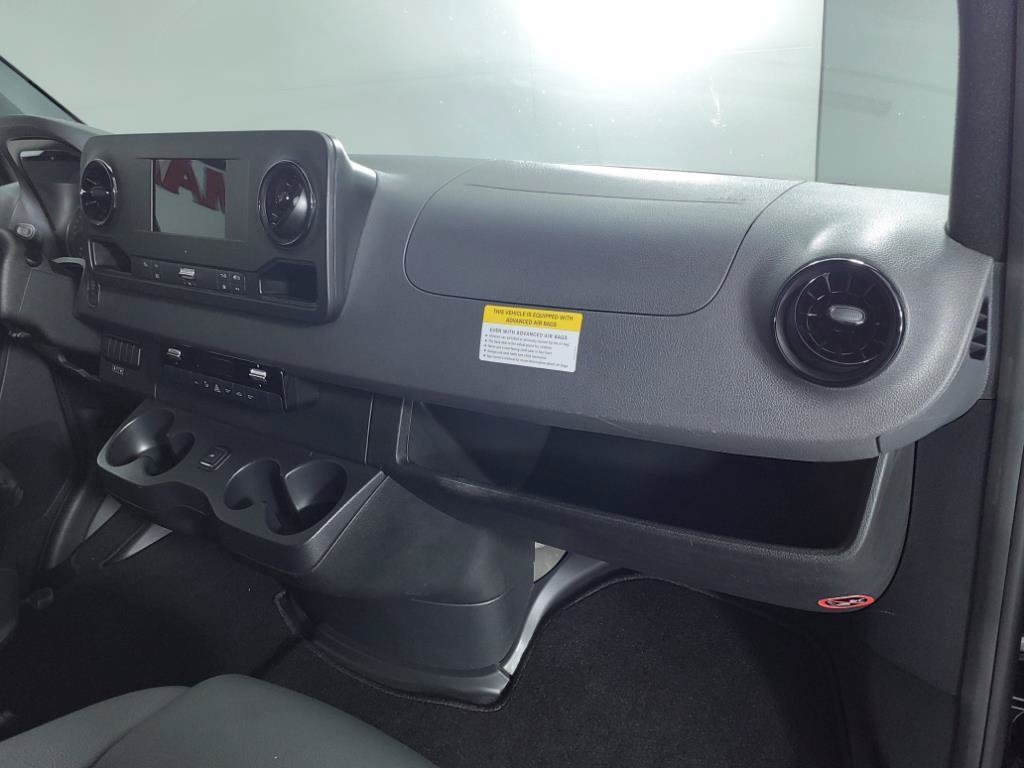 Used 2022 Mercedes-Benz Sprinter 2500 image 30