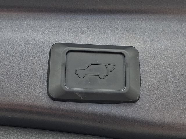 Used 2023 Toyota RAV4 SE w/ Convenience Package AWD/4WD image 32