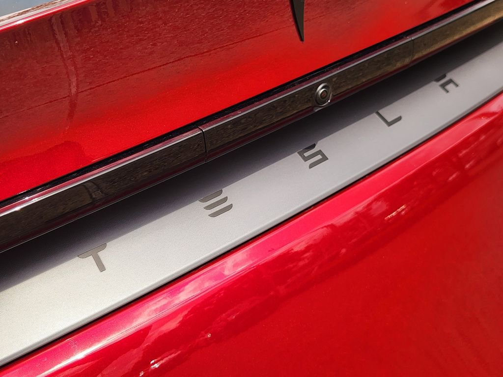 Used 2026 Tesla Model Y 2WD image 8