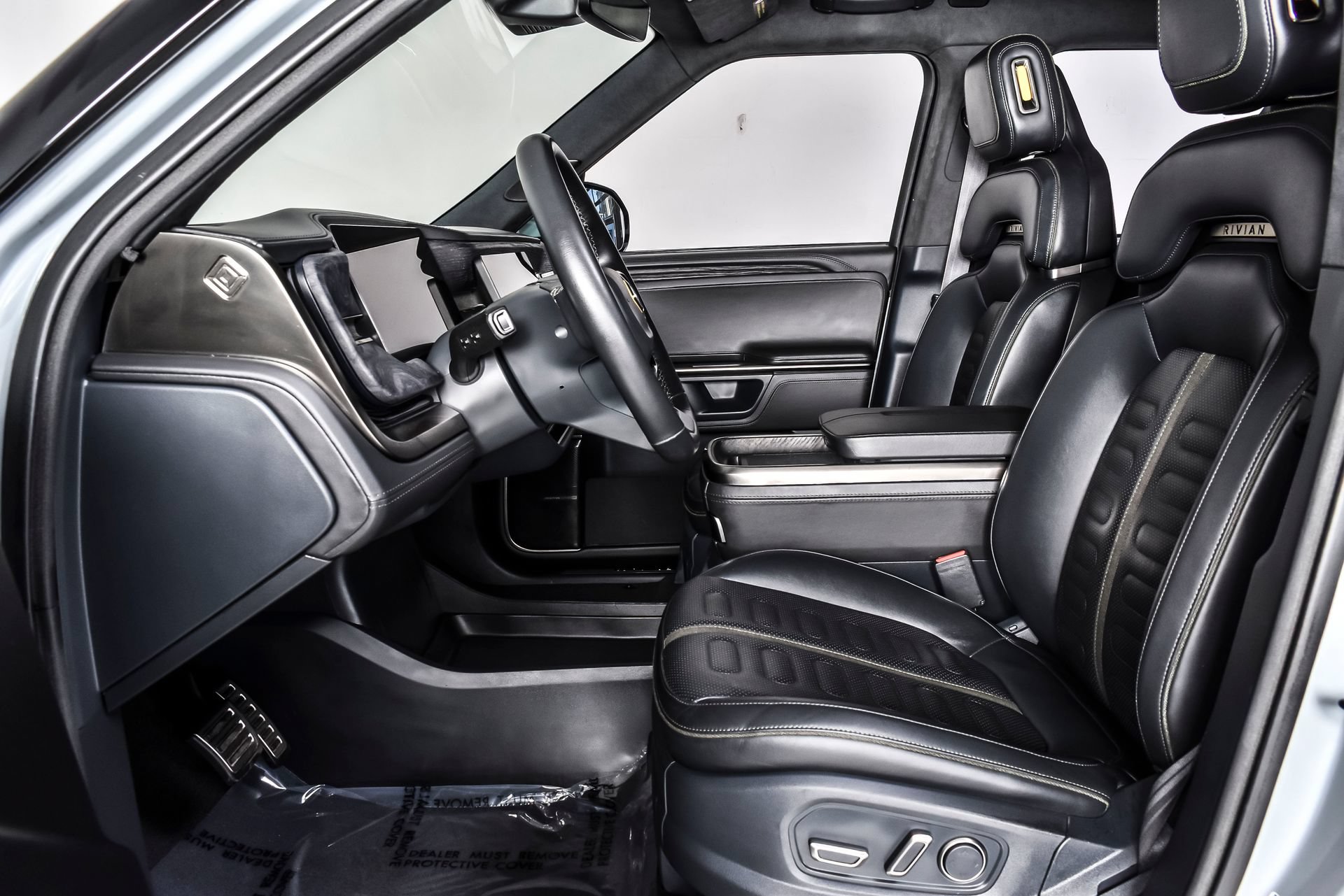 Used 2022 Rivian R1T Adventure AWD/4WD image 14