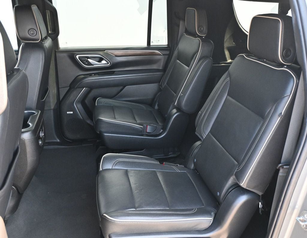 Used 2023 Chevrolet Suburban Premier RWD image 18