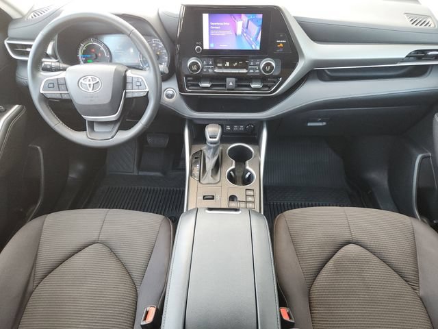 Used 2024 Toyota Highlander LE AWD/4WD image 20