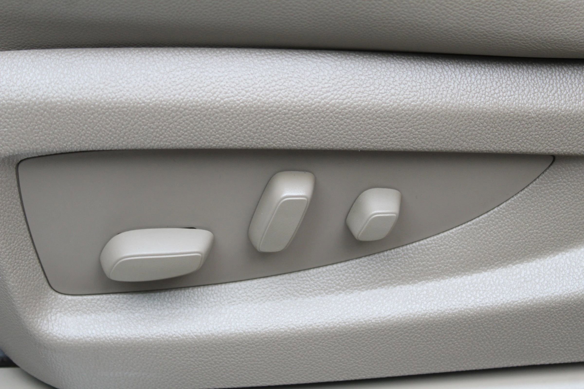 Used 2015 Chevrolet Suburban LT image 29