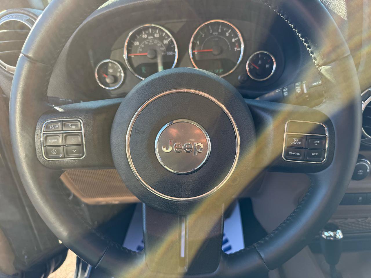 Used 2018 Jeep Wrangler Unlimited Rubicon w/ Connectivity Group AWD/4WD image 23