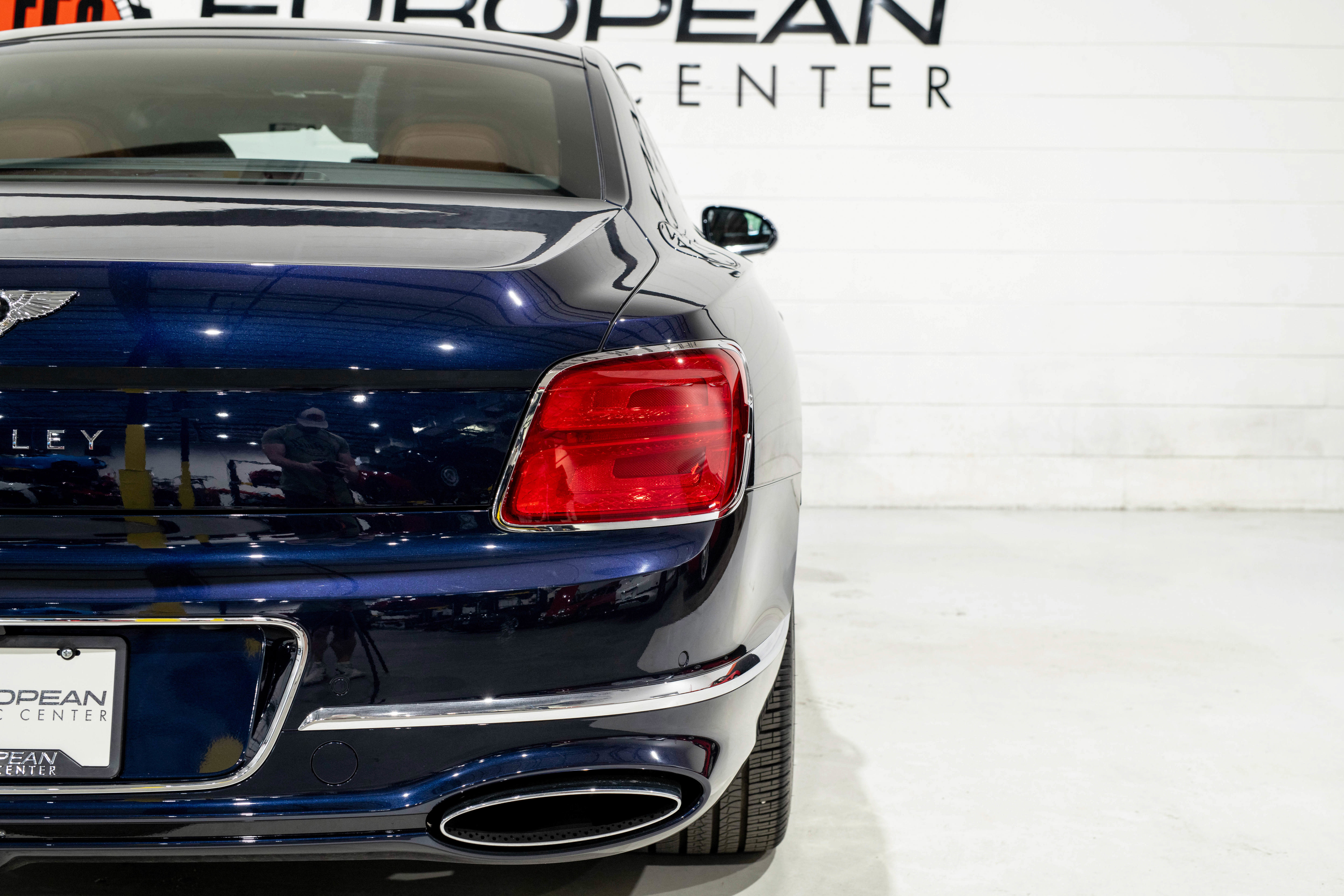 Used 2021 Bentley Flying Spur W12 AWD/4WD image 23