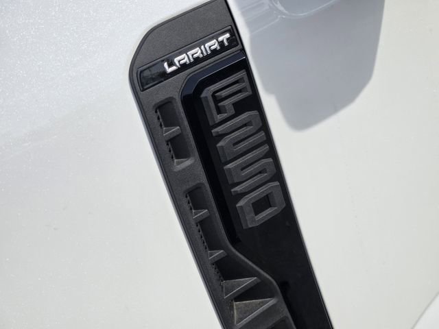 New 2026 Ford F250 Lariat w/ Black Appearance Package image 9