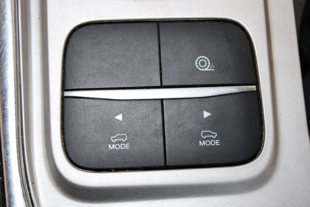 Used 2023 Ford Explorer XLT w/ Equipment Group 202A RWD image 37