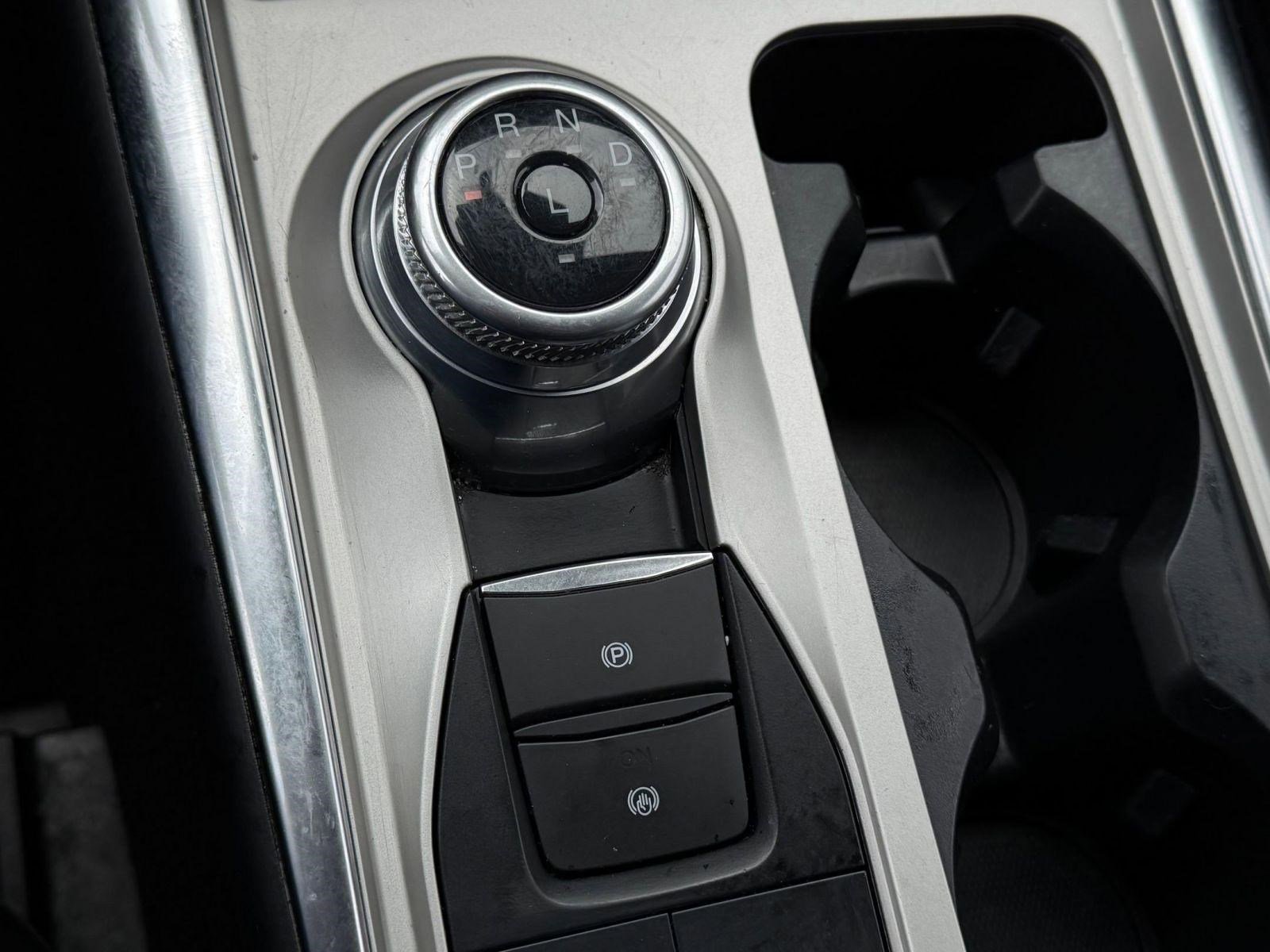 Used 2022 Ford Explorer XLT w/ Equipment Group 202A image 16