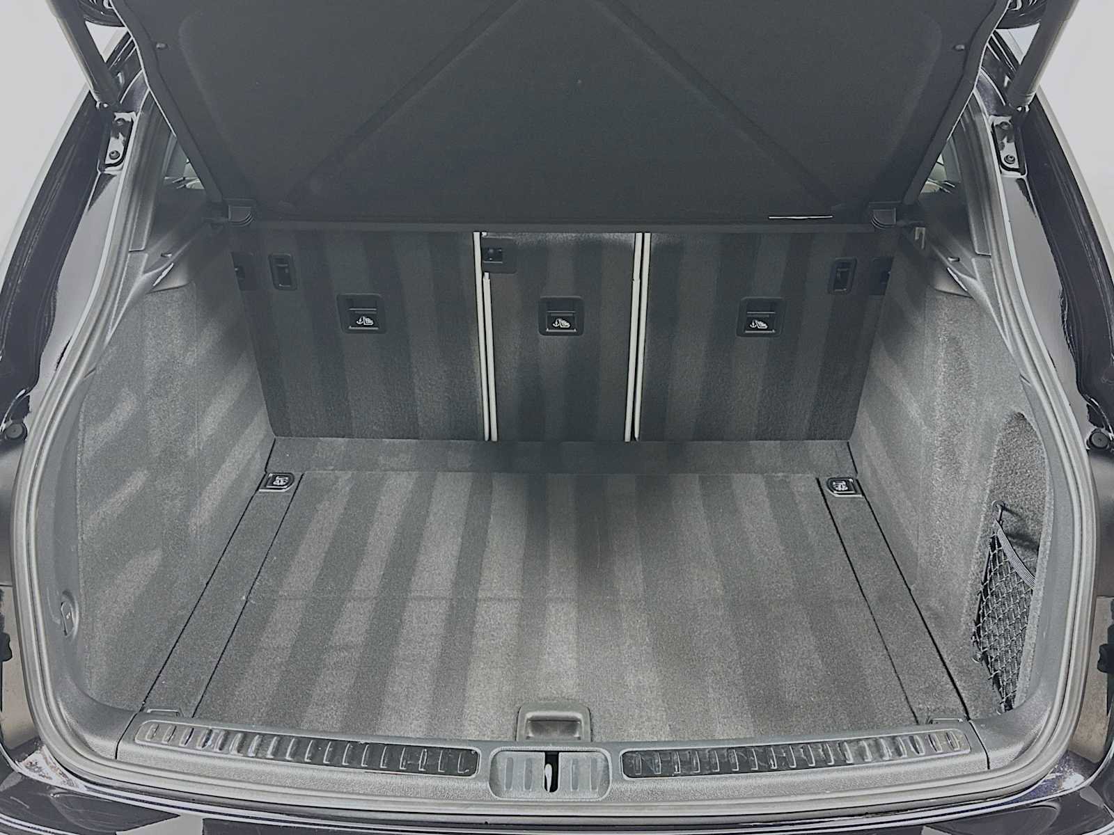 Certified 2025 Porsche Macan image 28