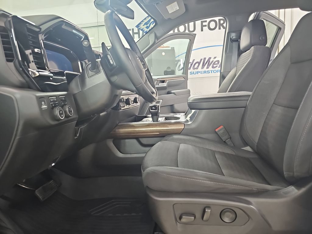 Certified 2024 Chevrolet Silverado 1500 LT Trail Boss w/ Convenience Package II AWD/4WD image 18