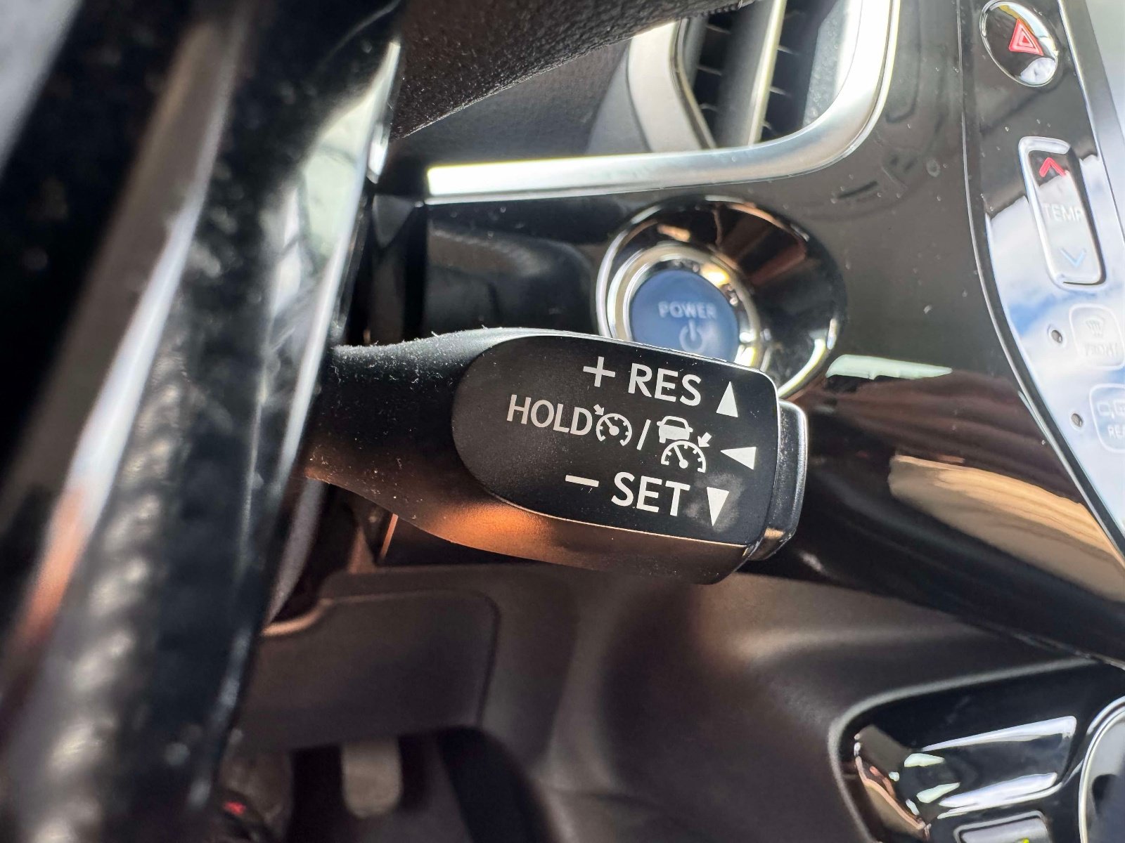 Certified 2021 Toyota Prius Prime Limited FWD image 29