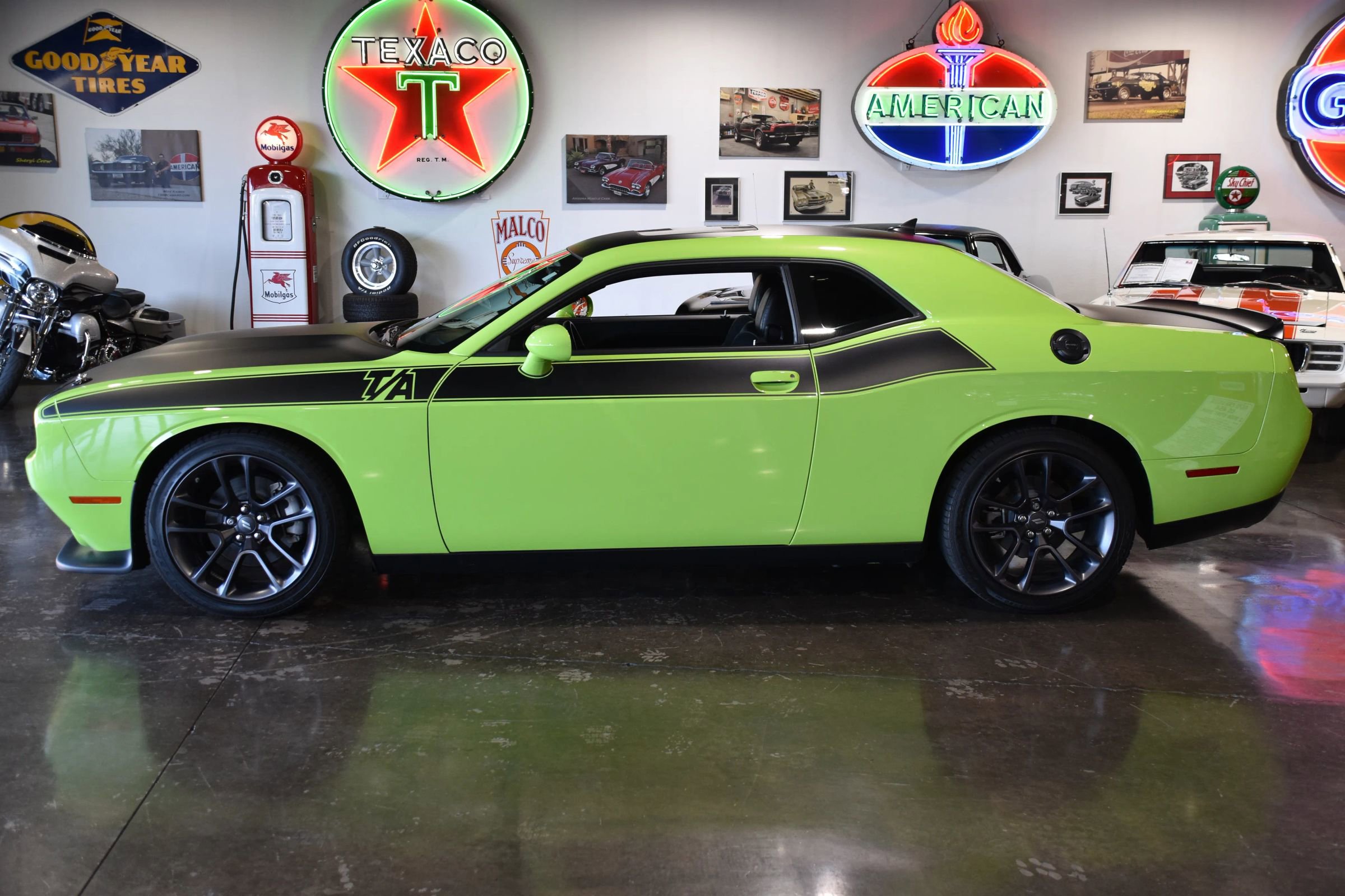 Used 2023 Dodge Challenger R/T w/ T/A Package RWD image 5