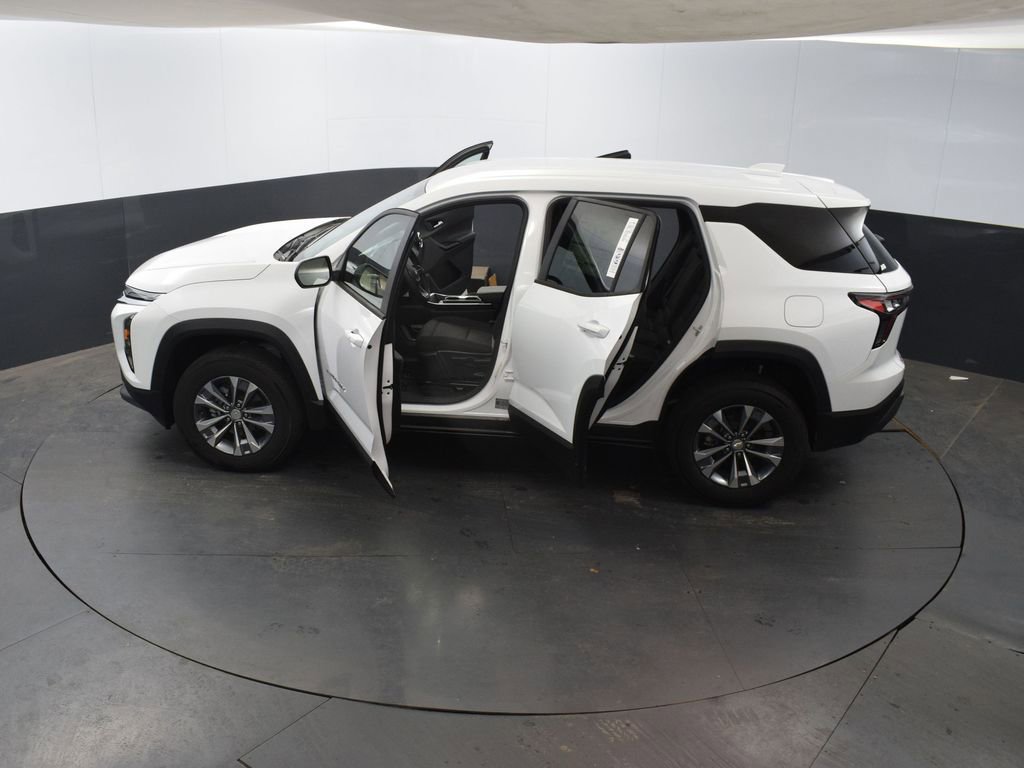New 2025 Chevrolet Equinox LT w/ Safety and Technology Package image 56