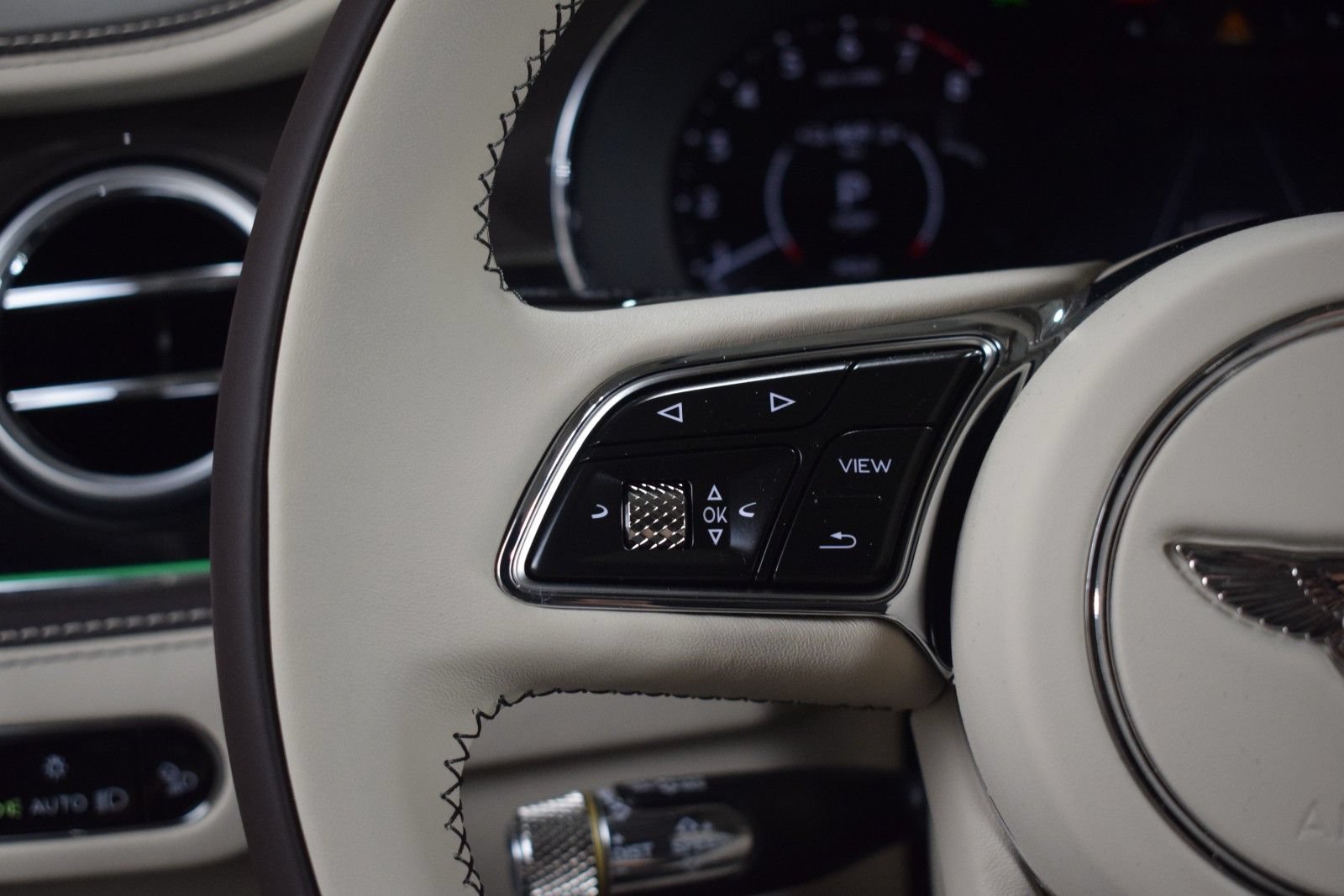 New 2026 Bentley Flying Spur Plug-In Hybrid AWD/4WD image 28