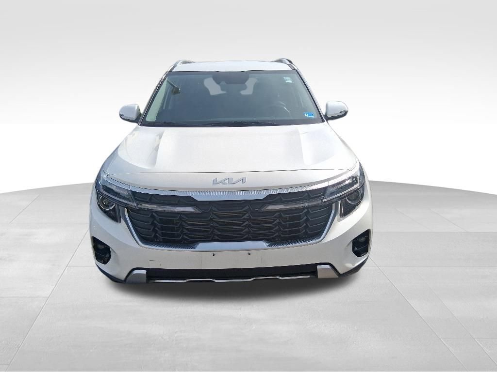 Used 2025 Kia Seltos S AWD/4WD image 2