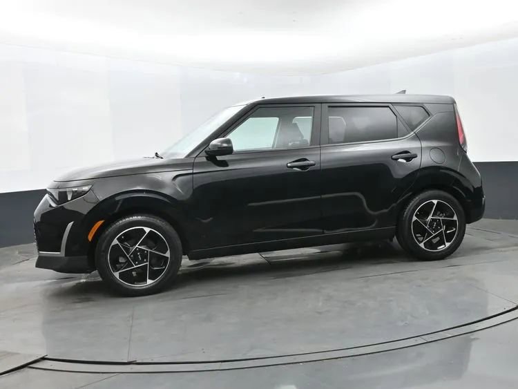 Used 2023 Kia Soul EX FWD image 5