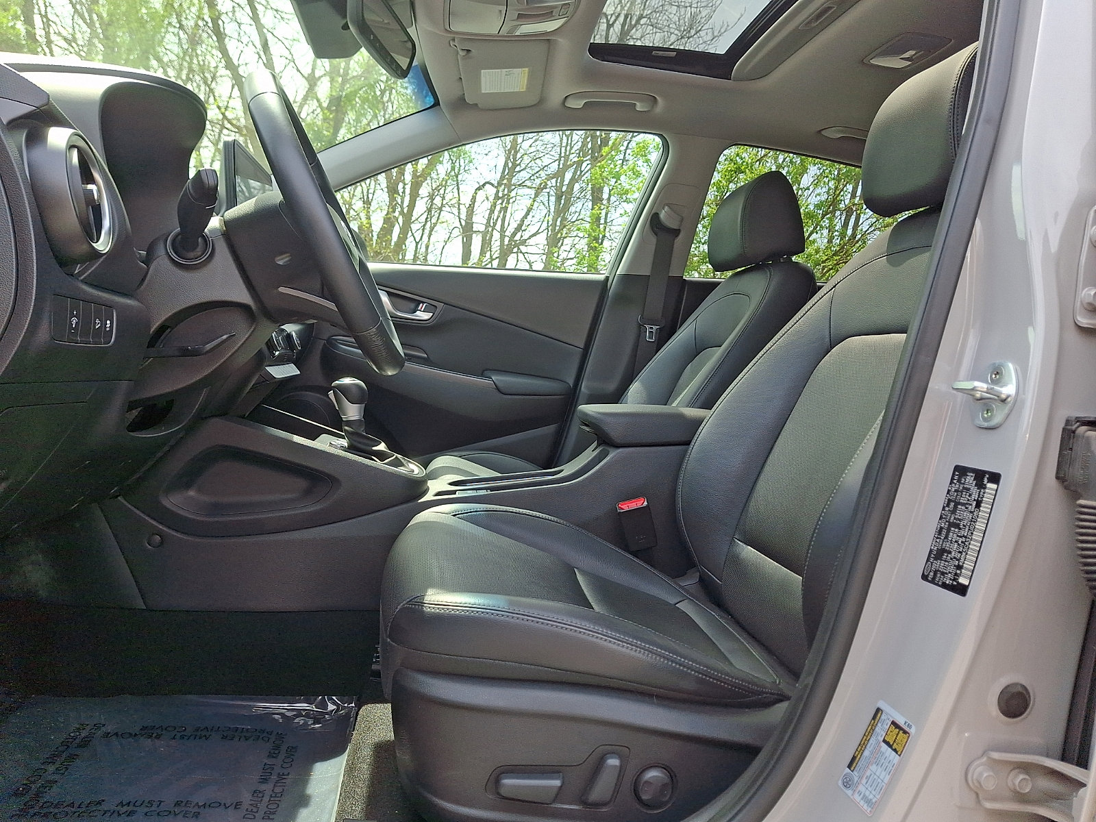 Used 2023 Hyundai Kona Limited image 13