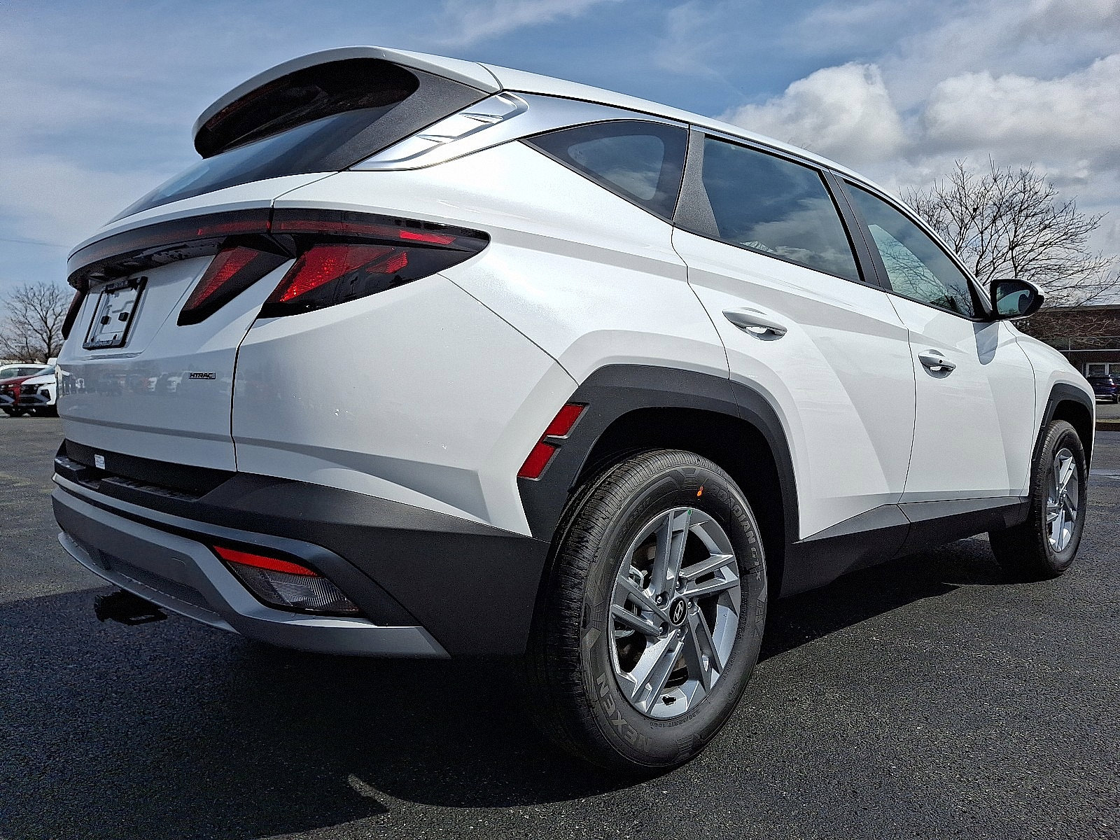 Certified 2025 Hyundai Tucson SE image 4