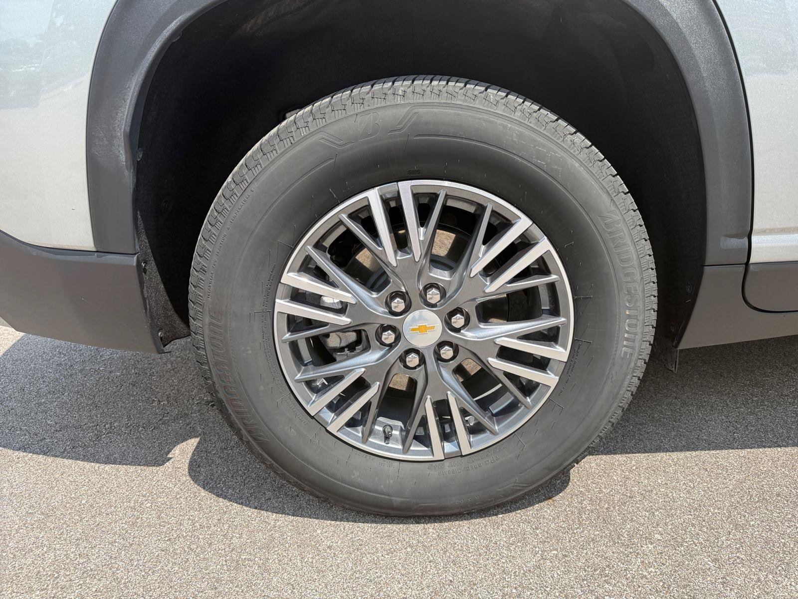 Used 2026 Chevrolet Traverse LT w/ LPO, Floor Liner Package FWD image 30