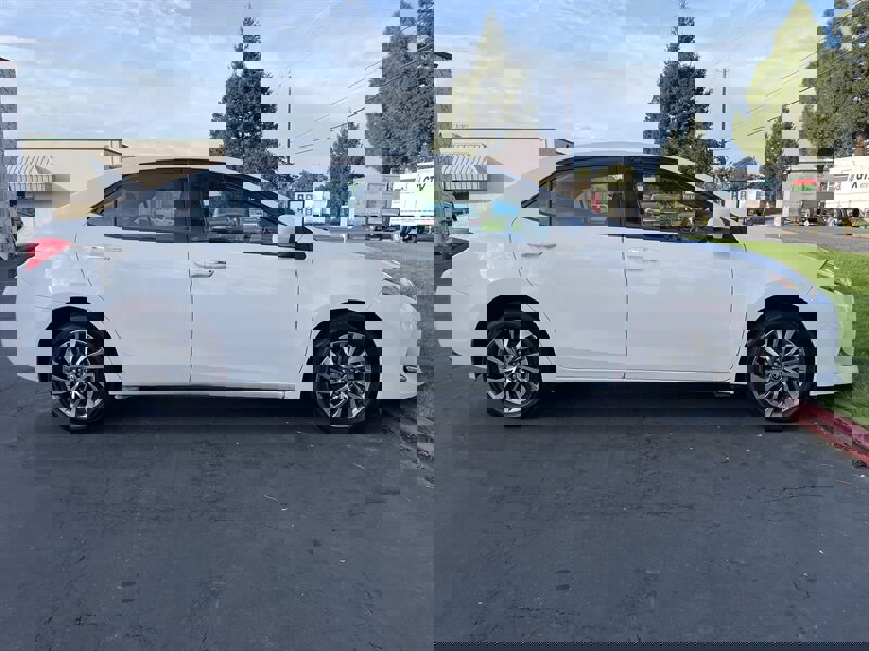 Used 2018 Toyota Corolla XLE w/ Carpet Mat Package (TMS) FWD image 14