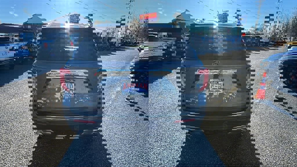 Used 2022 Ford Explorer Limited w/ Equipment Group 301A image 6