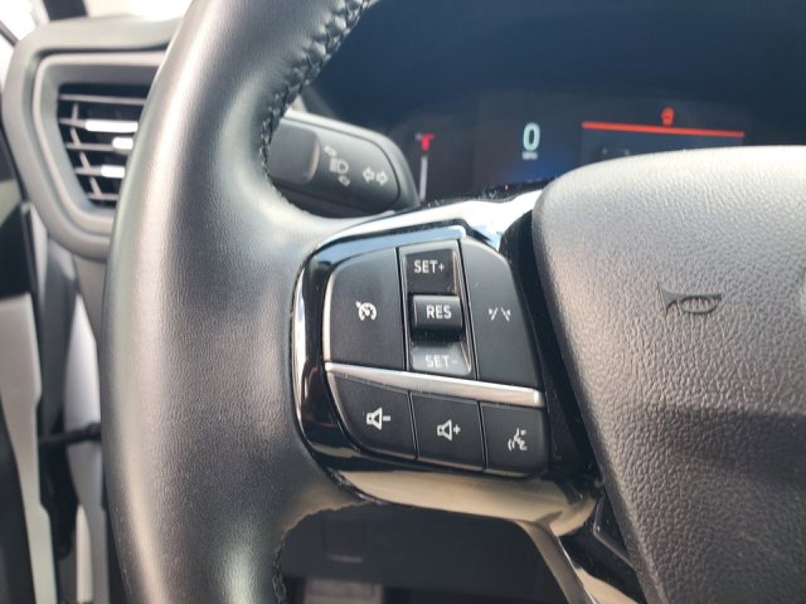 Used 2024 Ford Escape Active image 18