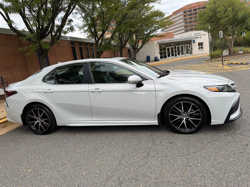 Used 2024 Toyota Camry SE w/ Cold Weather Package AWD/4WD image 7