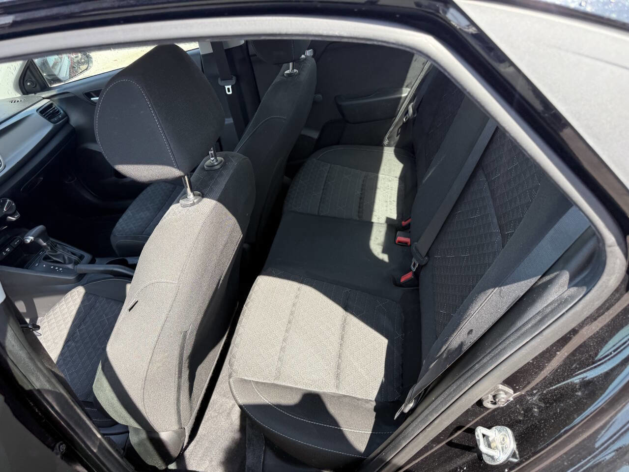 Used 2018 Kia Rio LX image 17