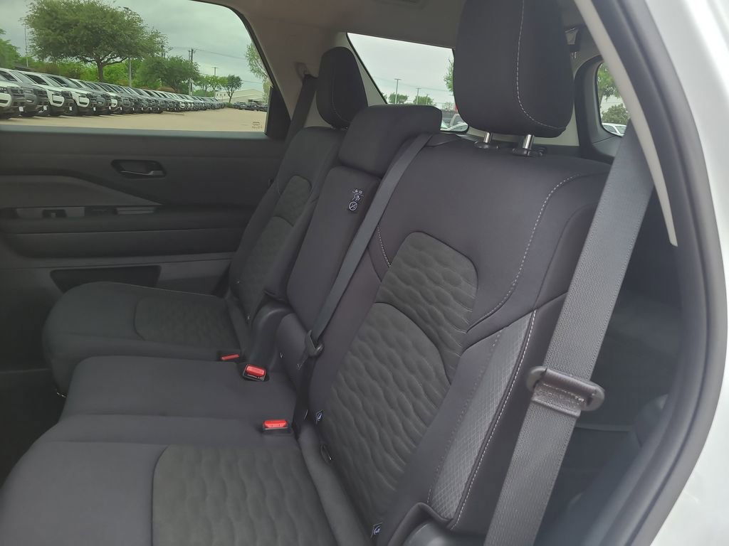 Certified 2025 Nissan Pathfinder SV image 10