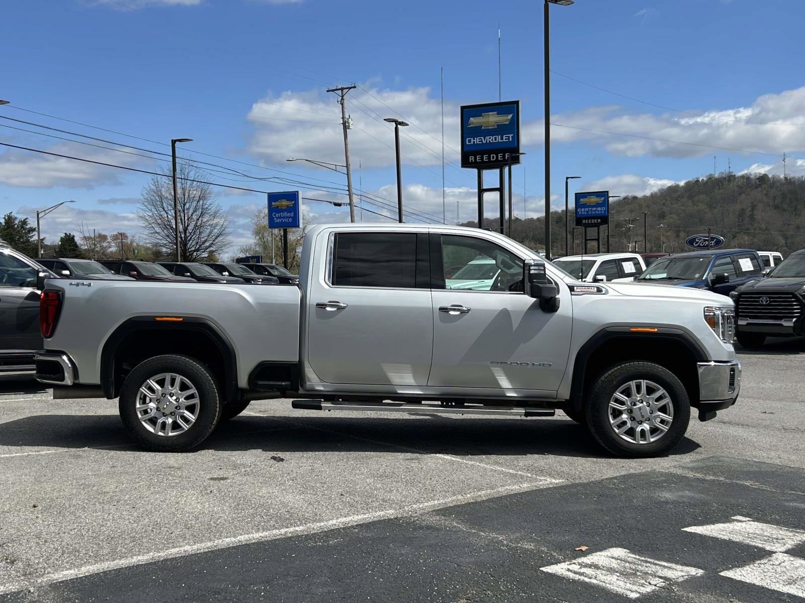 Used 2021 GMC Sierra 2500 SLT w/ SLT Premium Package image 2