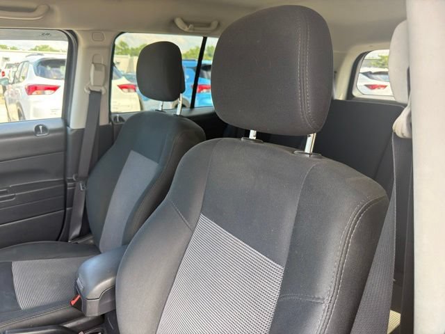 Used 2012 Jeep Patriot Sport FWD image 11
