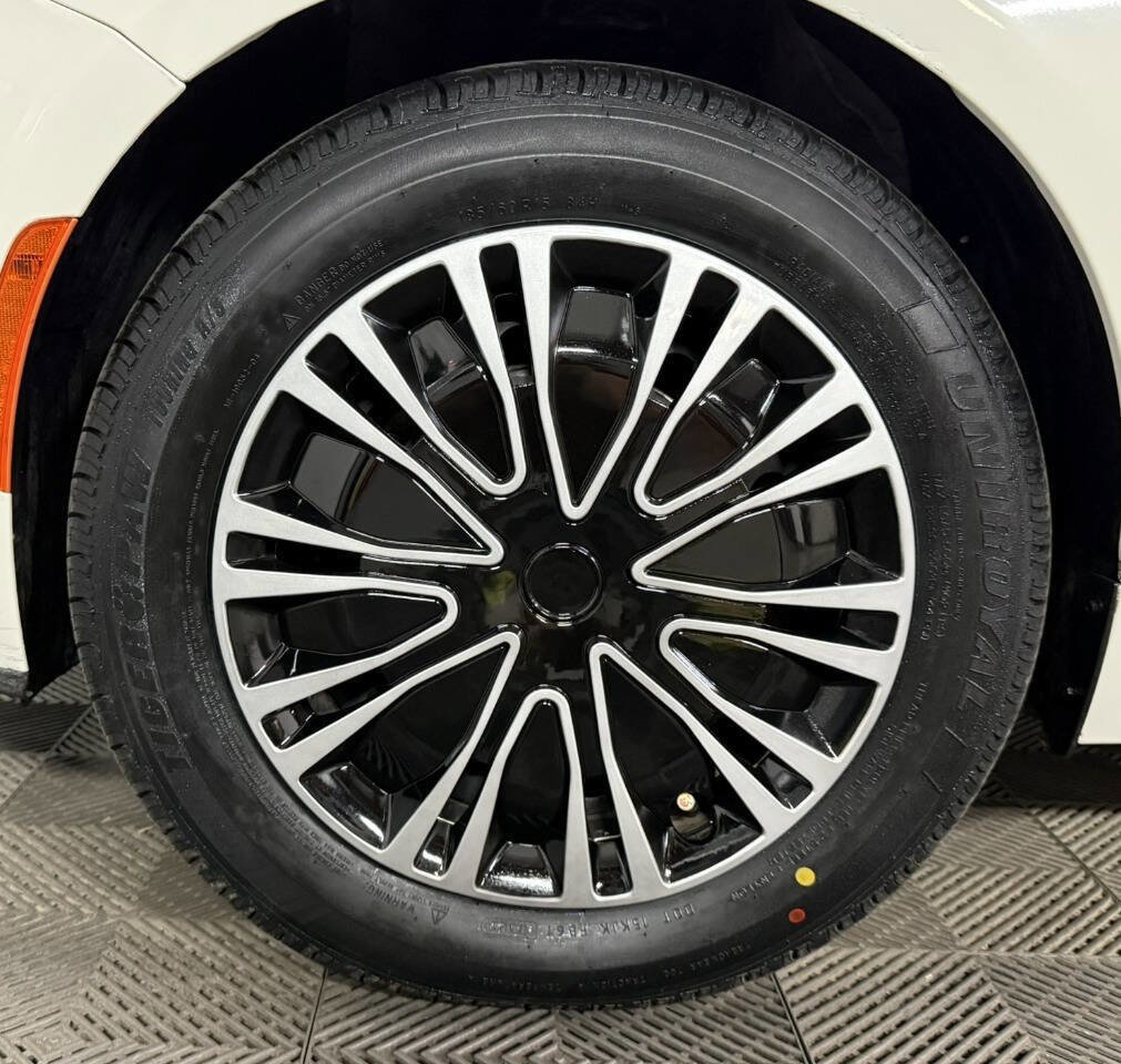 Used 2015 FIAT 500 Pop image 21