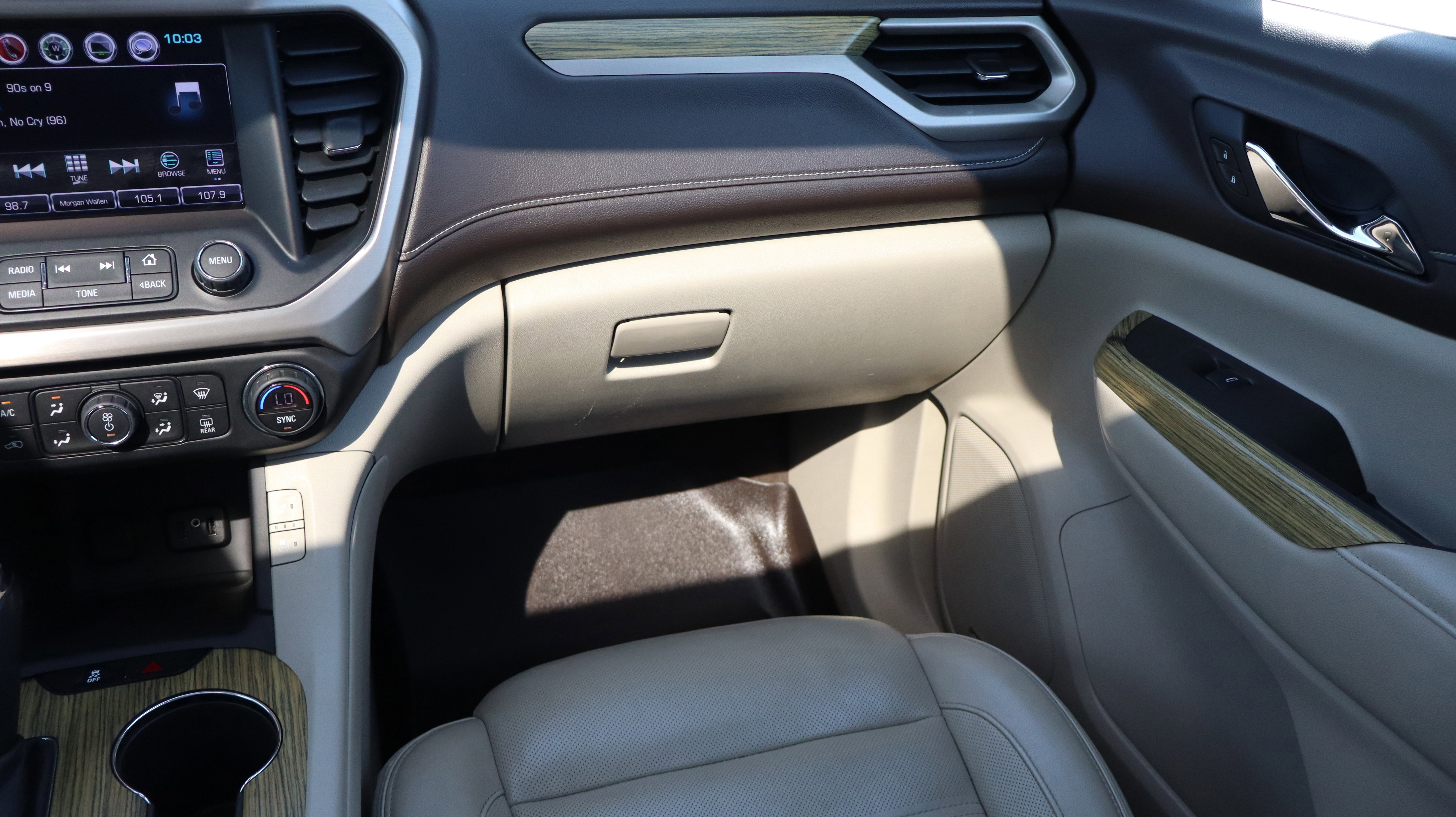 Used 2019 GMC Acadia Denali AWD/4WD image 10