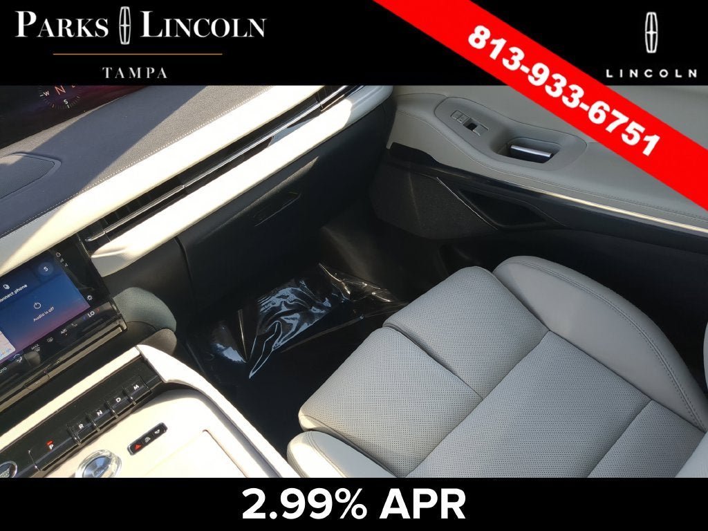 Certified 2025 Lincoln Navigator Reserve AWD/4WD image 14