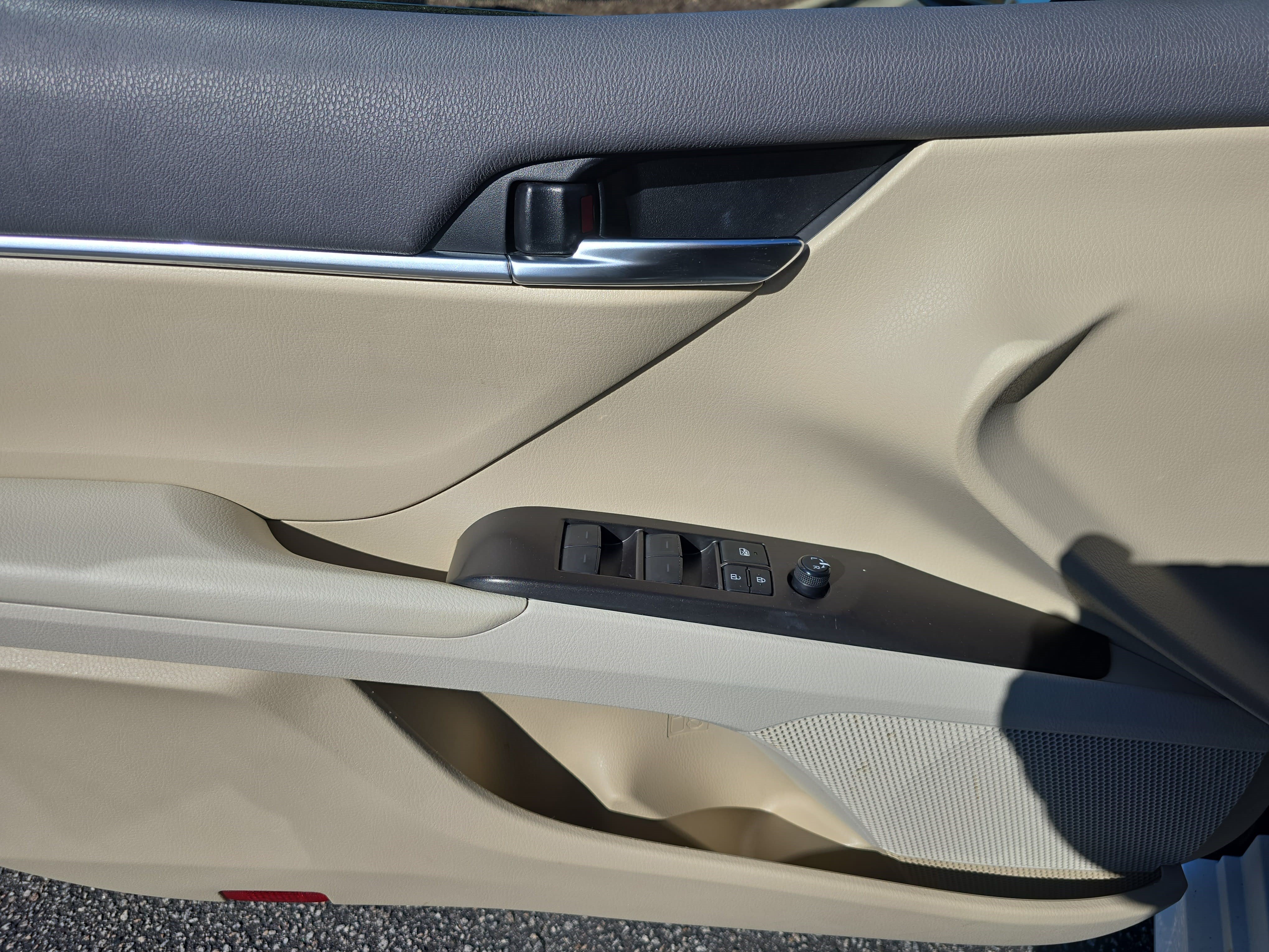 Used 2024 Toyota Camry LE w/ Convenience Package FWD image 25