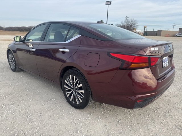 Used 2025 Nissan Altima 2.5 SV image 4