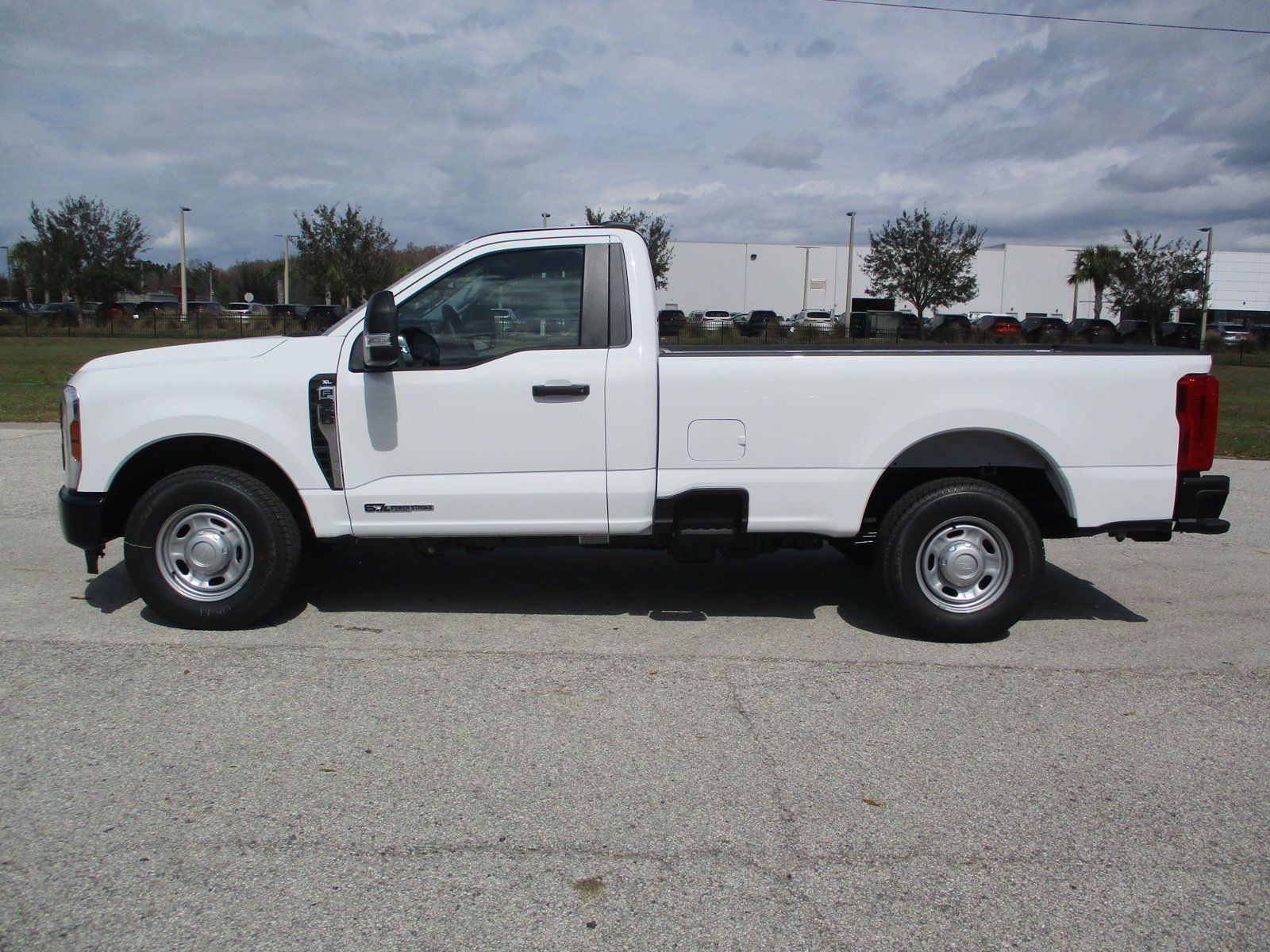New 2025 Ford F250 XL w/ XL Driver Assist Package RWD image 4