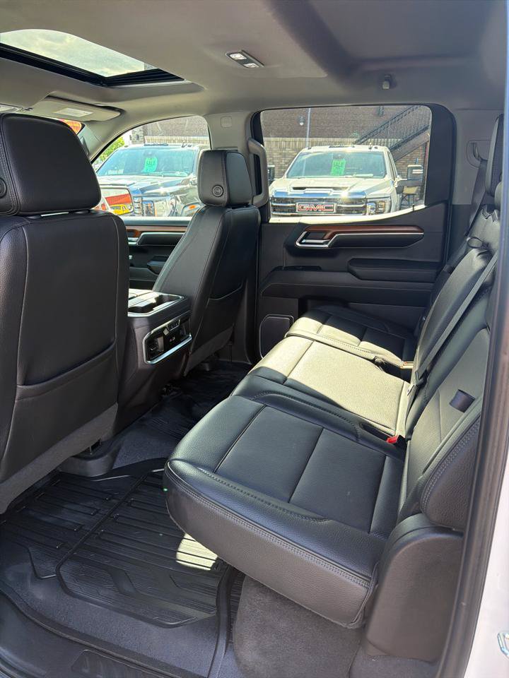 Used 2023 GMC Sierra 1500 Denali w/ Denali Reserve Package AWD/4WD image 6