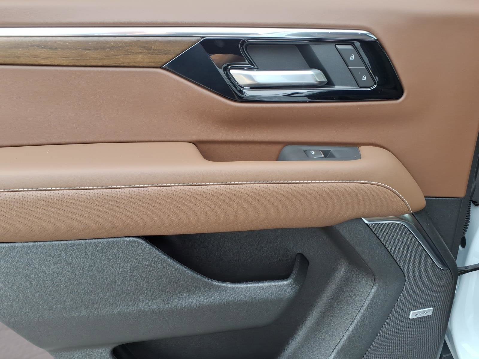 New 2026 Chevrolet Tahoe High Country AWD/4WD image 9
