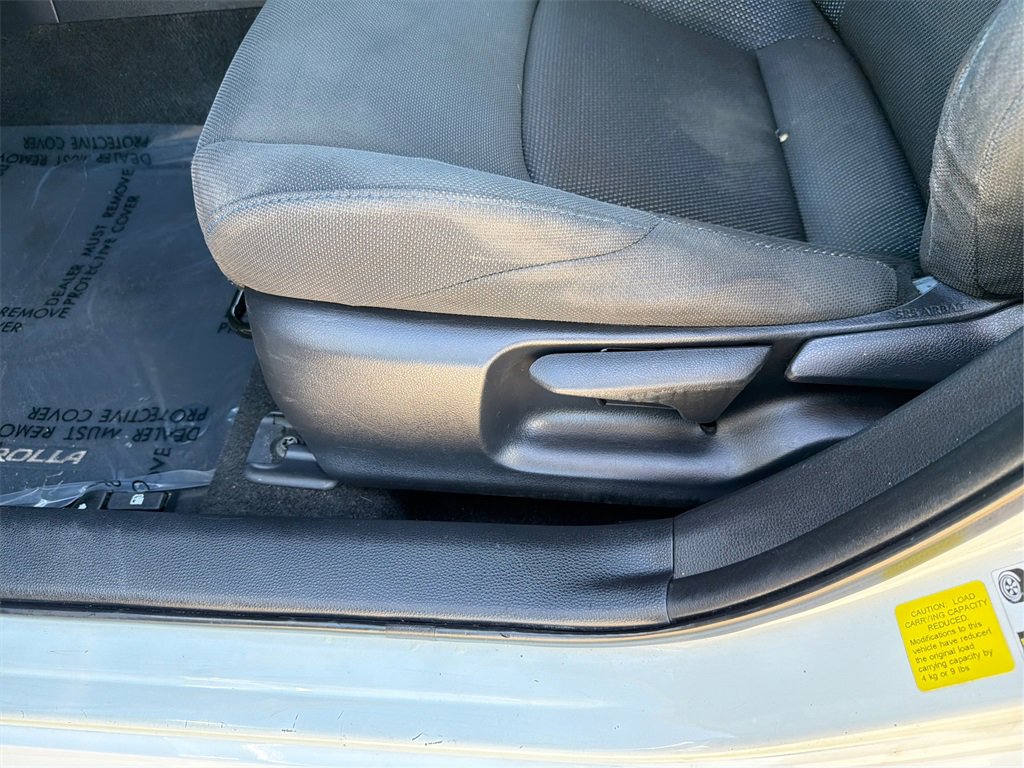 Used 2021 Toyota Corolla SE w/ Carpet Mat Package (TMS) image 19