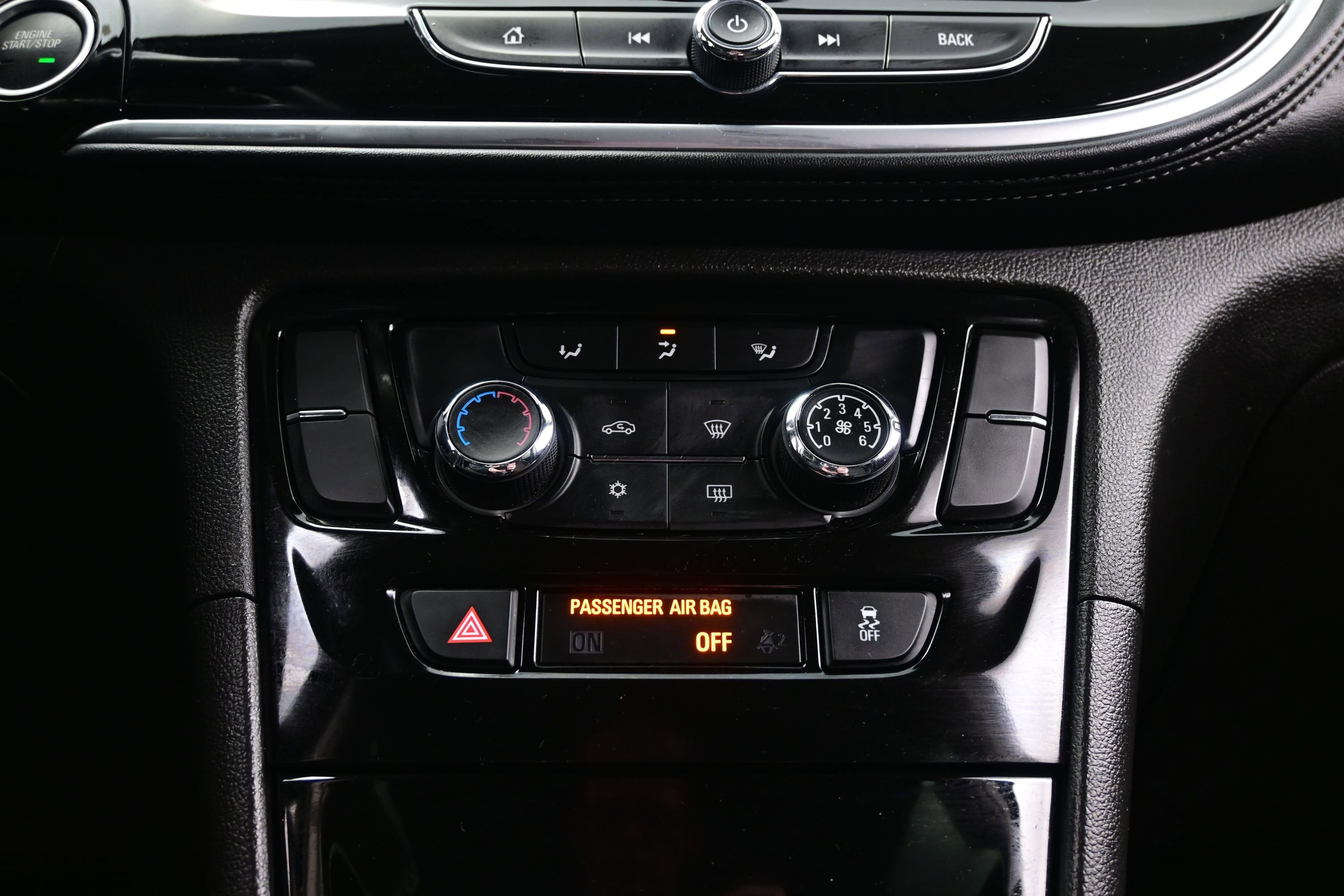 Used 2021 Buick Encore Preferred FWD image 21