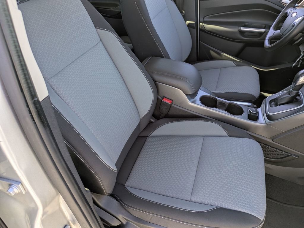 Used 2017 Ford C-MAX SE image 32