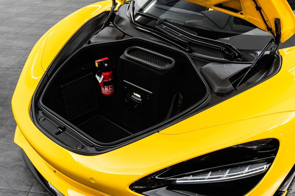 Used 2024 McLaren 750S Spider image 12