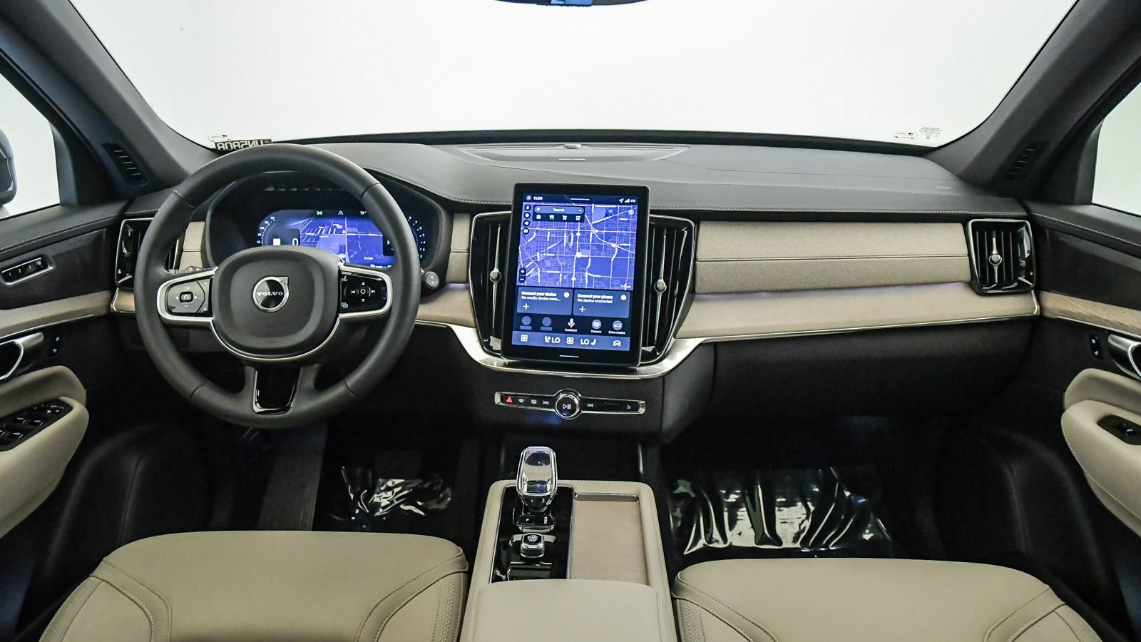 Certified 2026 Volvo XC90 B6 Plus w/ Protection Package AWD/4WD image 15